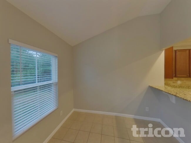 Photo - 2913 Haviland Way