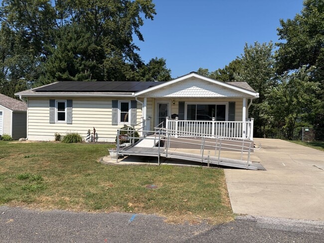 Building Photo - 203 Greenfield Dr