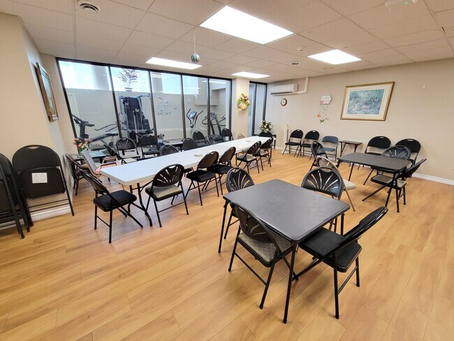 Photo - 828 Sutton Mills