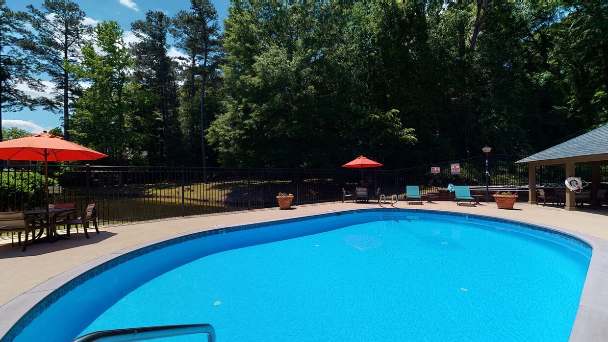 Photo - Franklin Woods - Students: Save up to 10%! Apartments