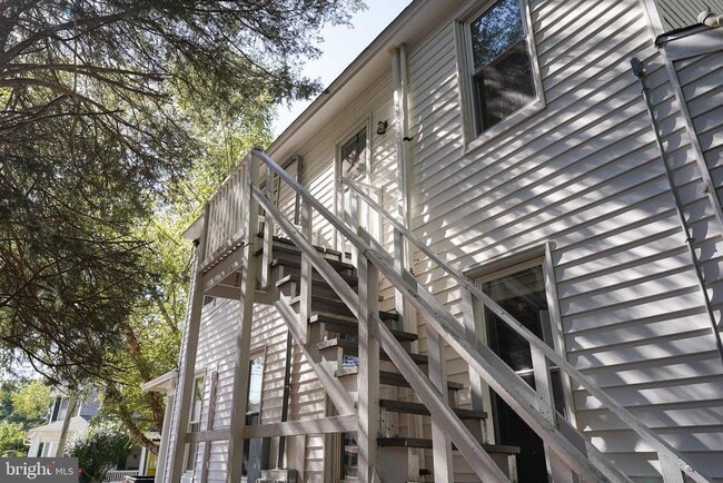 Photo - 611 Locust St