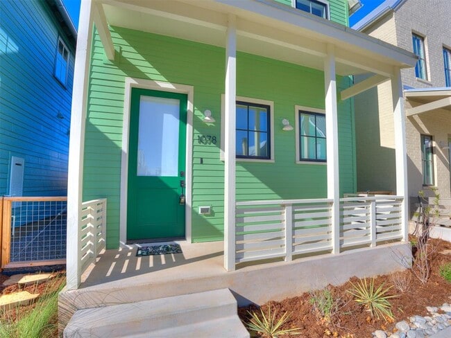 Building Photo - 1078 Hangar Dr