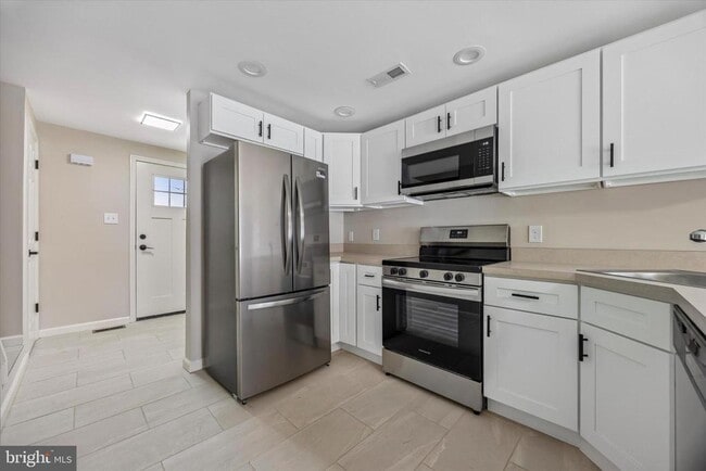 Photo - 431 Logan Ave