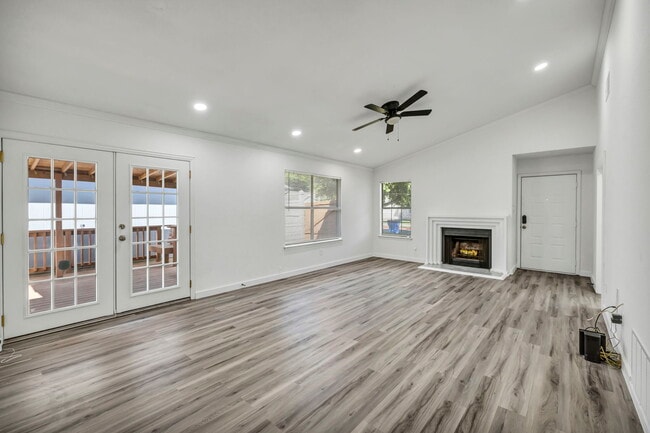 Photo - 5903 Kevin Kelly Plz