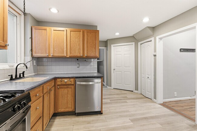 Photo - 320 Clarendon St Unit 1