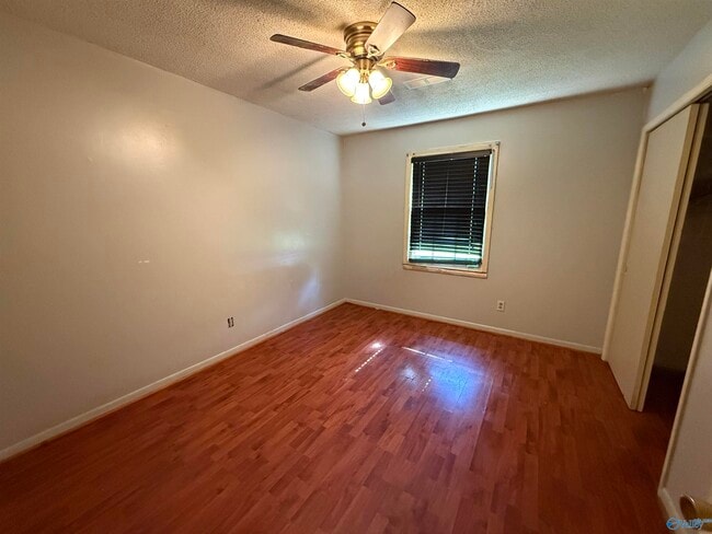 Photo - 902 Sisk St