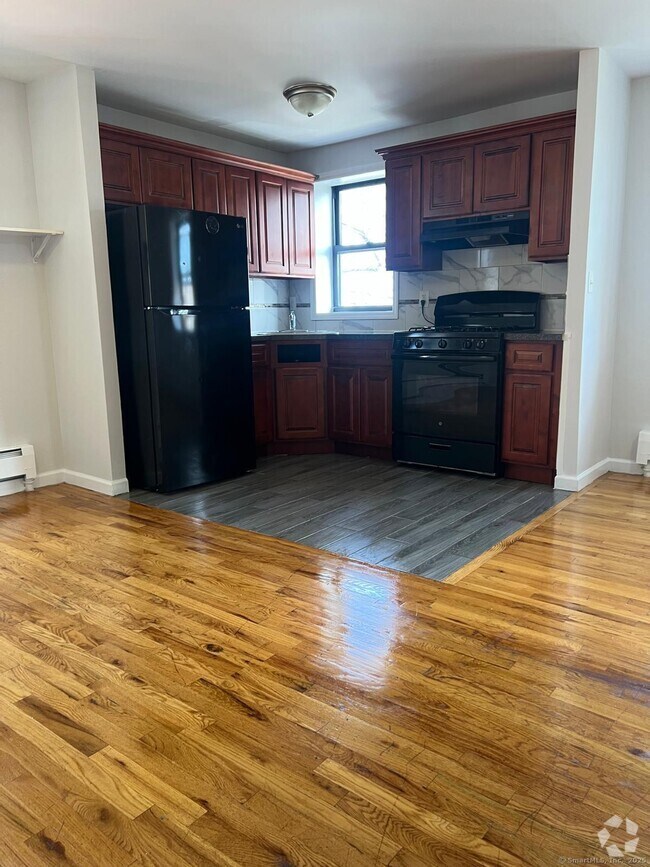 Building Photo - 158 Magnolia St Unit C2 Rental