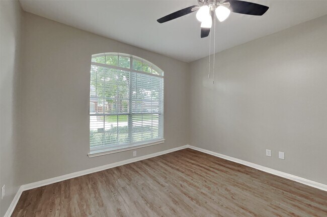 Building Photo - 2922 Maple Bend Dr