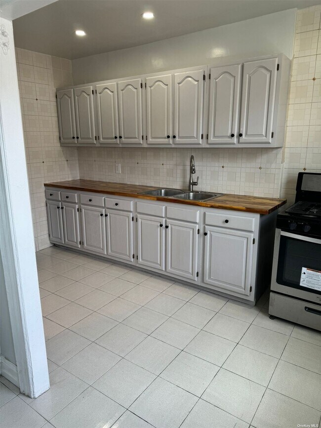 1242 Schenectady Ave House House Rental in Brooklyn, NY