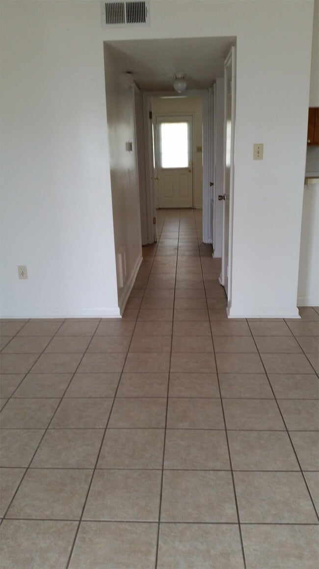 Building Photo - 112 Oak Ridge Ave