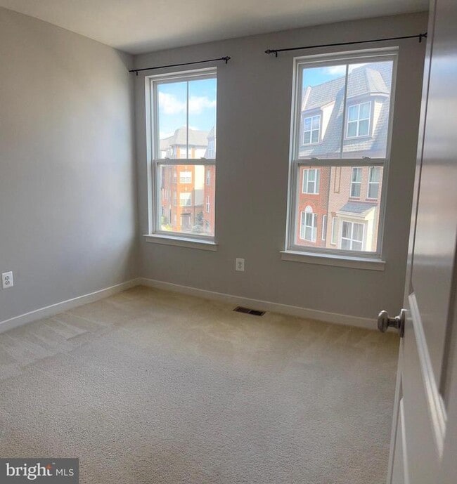 Photo - 1415 Trafalgar Ln