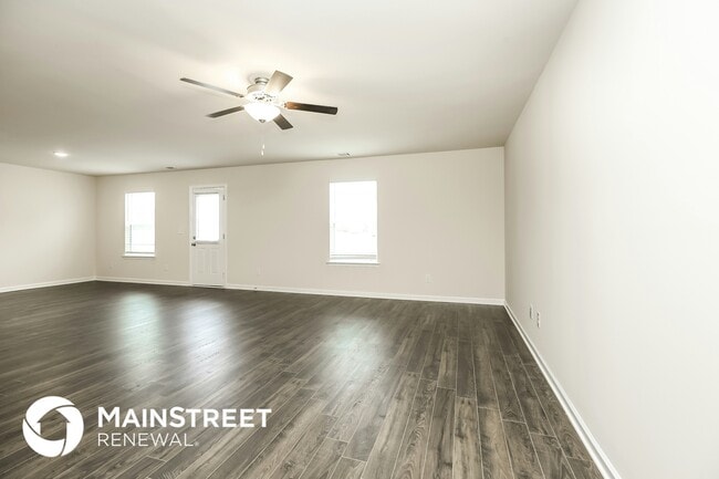 Photo - 217 Renwick Dr