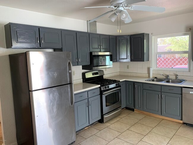 Photo - 1005 E Water St