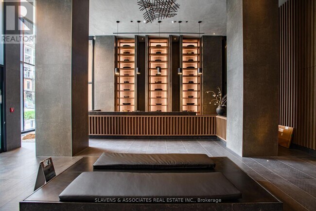 Photo - 55 Charles St E Unité 3204