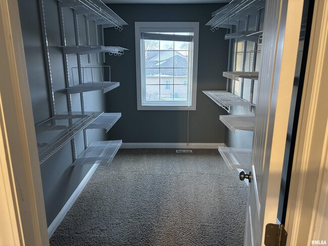 Photo - 2116 W Geneva Rd