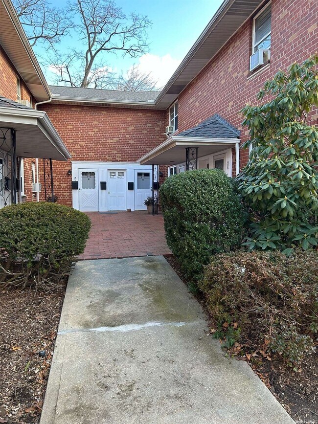 1690 Grand Ave Condo Unit A18 Condo for Rent in Baldwin, NY