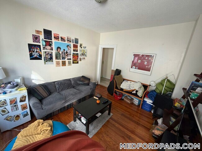 Building Photo - 68 Winchester St