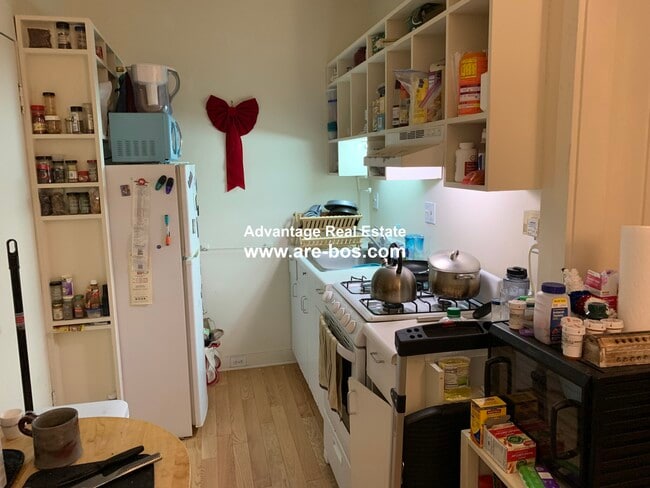 Building Photo - 50 Chester St Unit 1