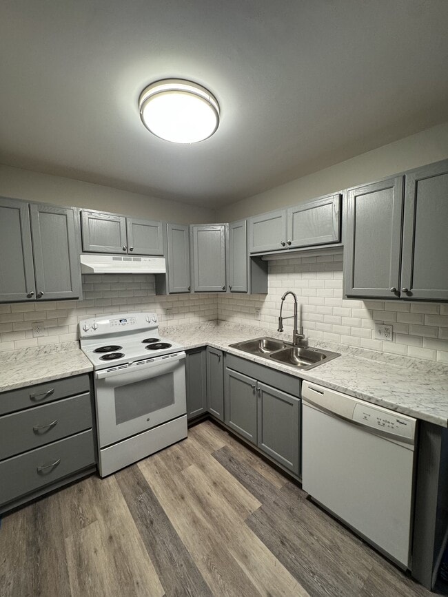 Building Photo - 80 Parkview Pl NW