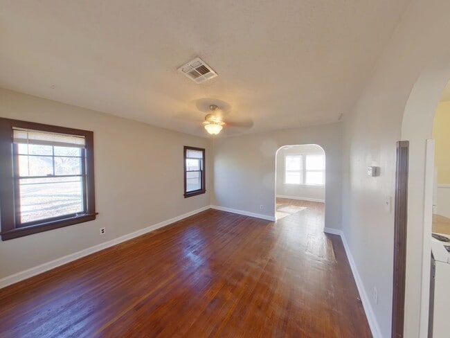 Photo - 352 N Fern St