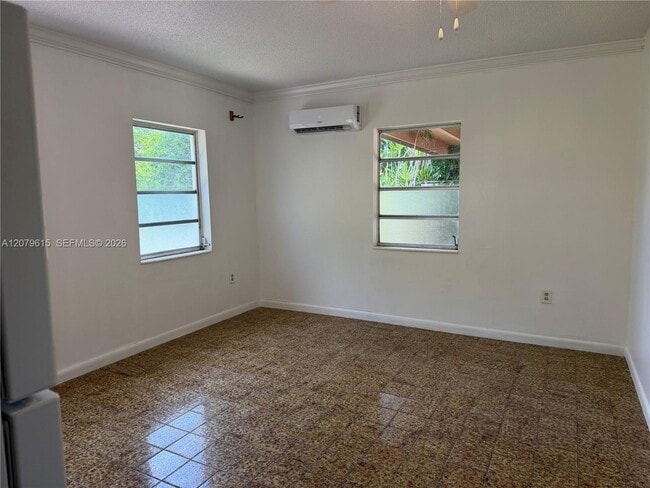 2725 SW 82nd Ave Unit A