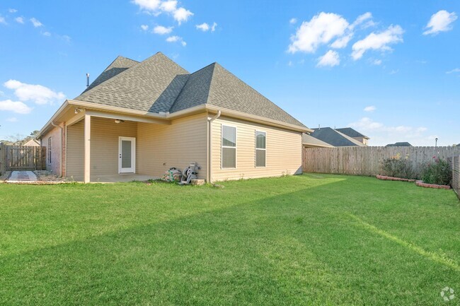 Building Photo - Beautiful Slidell 4 Bedroom! Must See! Rental