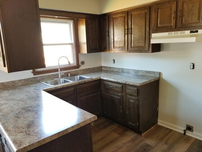 Kitchen w/ Updated Countertops and Faucet/Sink - 11022 W Florist Ave