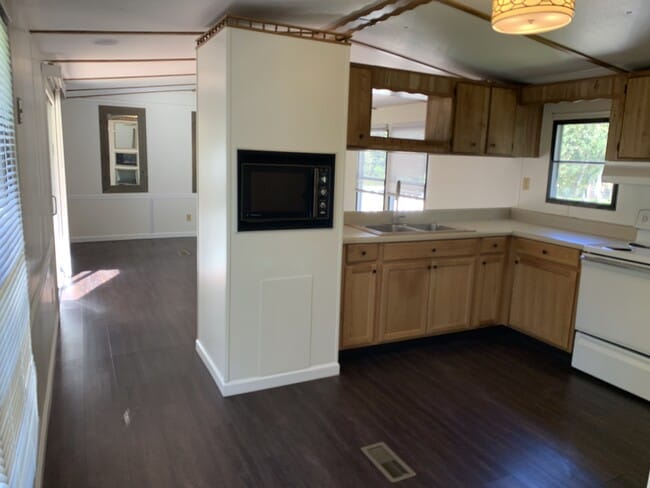 Photo - 111 Hunter Ct