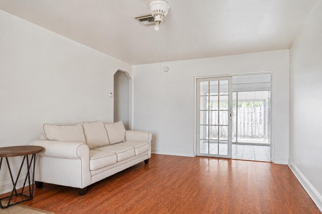 Photo - 5078 Ambler Ln