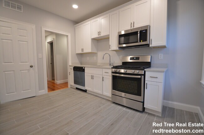 48 Green St Unit 2
