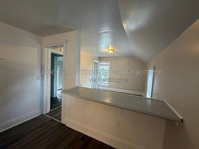Photo - 909 Oak St