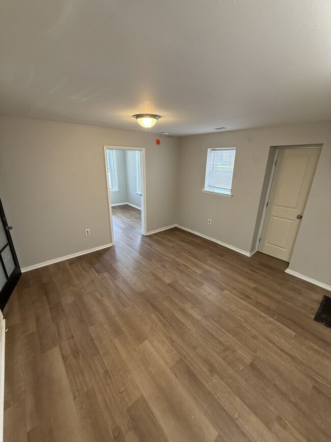 336 W 8th St Unit A