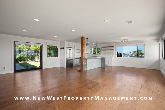 Photo - Exquisite Pacific Beach 4 bedroom located on a quiet cul-de-sac in the coveted Floral Terrace com...