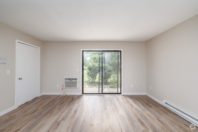 2BR, 1BA - 1,050SF - Living Room