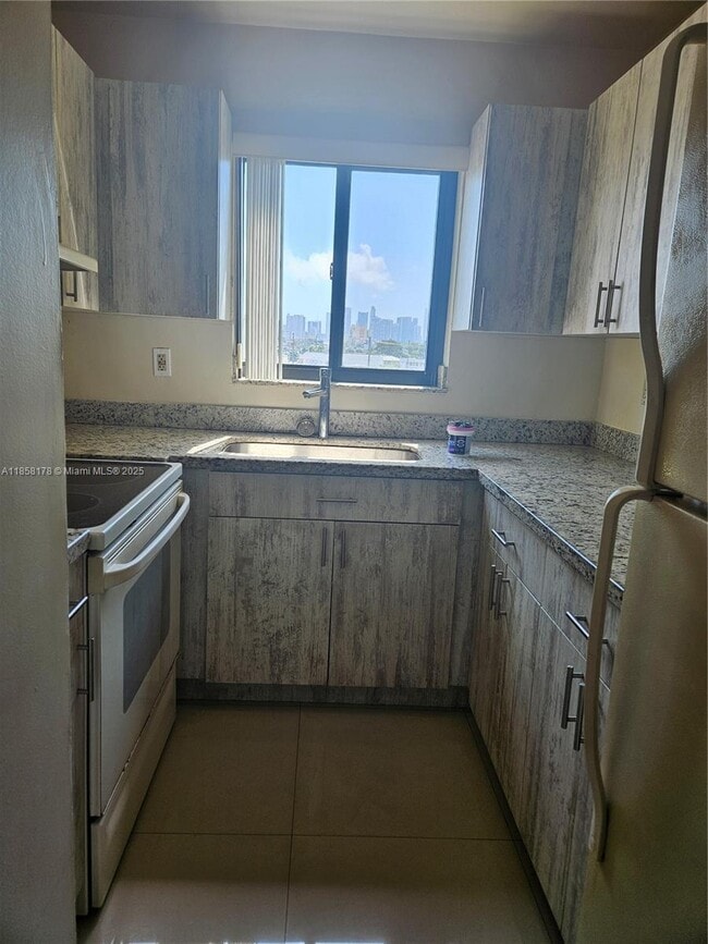 Photo - 2046 W Flagler St Unidad 413