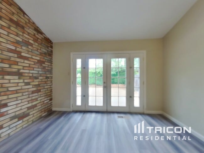 Photo - 2685 Polk St