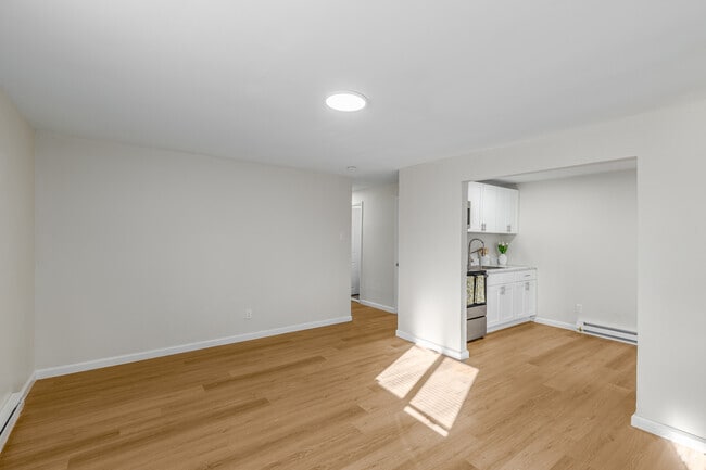 2BR, 1BA - 800SF - Living Room