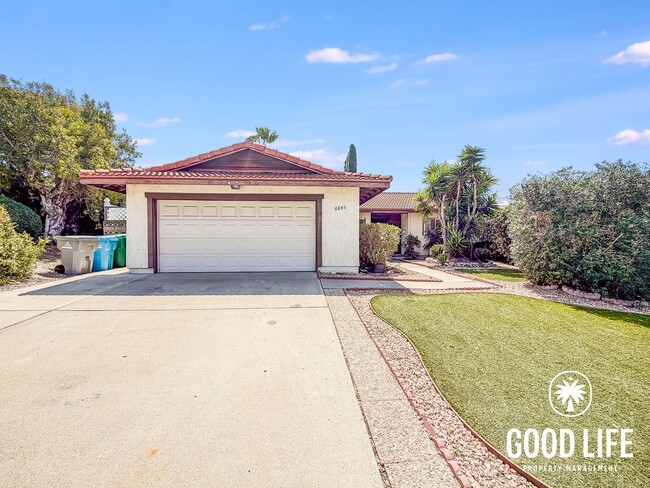 Photo - 6645 Amberly St