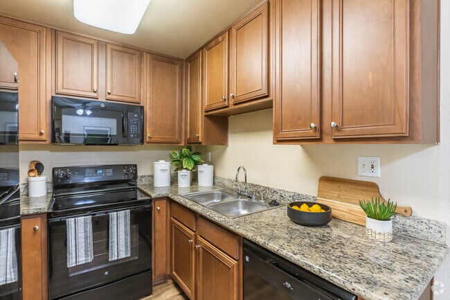 1BR, 1BA - 650SF