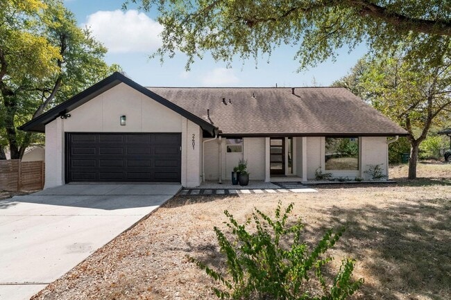 Photo - 2401 Lehigh Dr