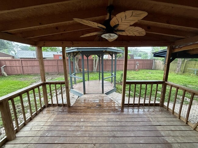 Building Photo - 14238 Juliedale Dr