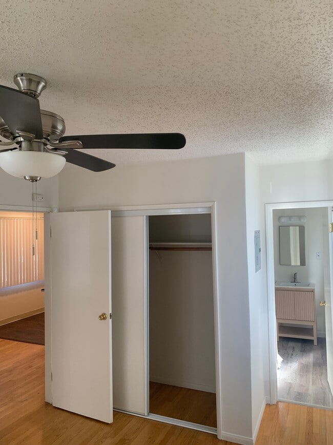 Photo - 4425 W 159th St Unit 1