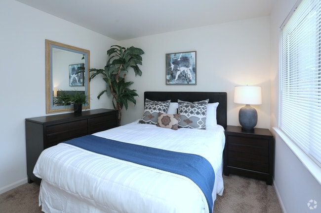 Chasewood apartment bedroom