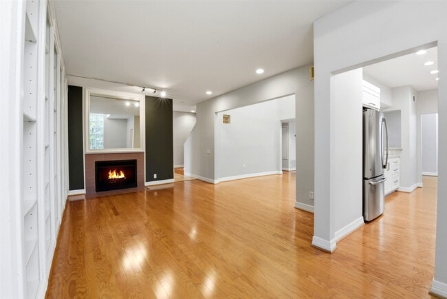 Photo - 4004 Montrose Blvd Unit 43