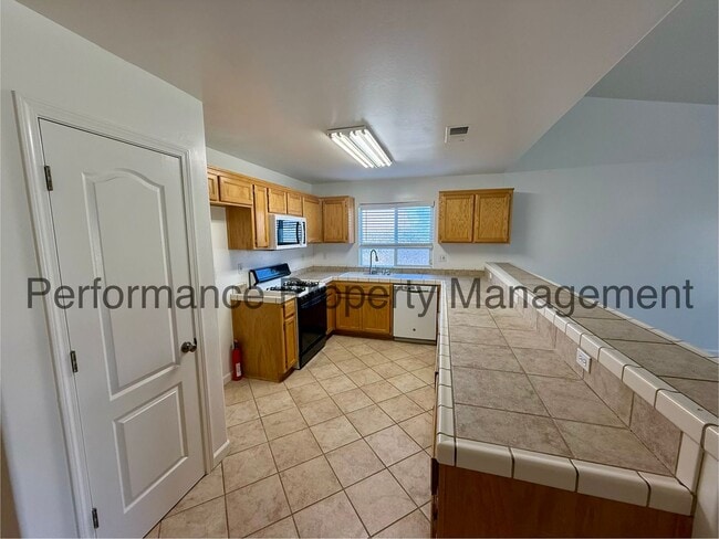 Photo - Stunning 5 Bed/2 Bath NW Bakersfield Home
