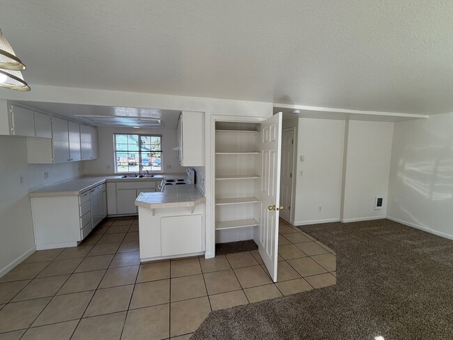 Photo - 4338 Ward Pl NE