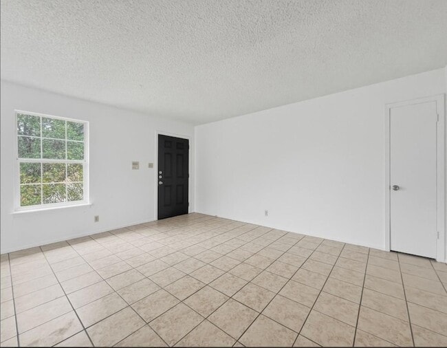 Building Photo - 3427 Willowrun Dr Unit D