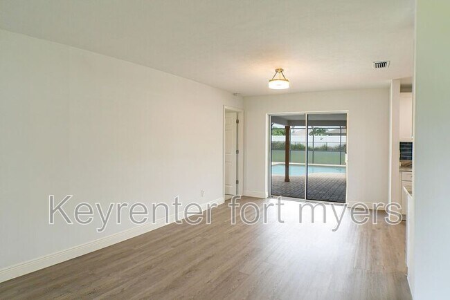 Photo - 911 SE 19th St