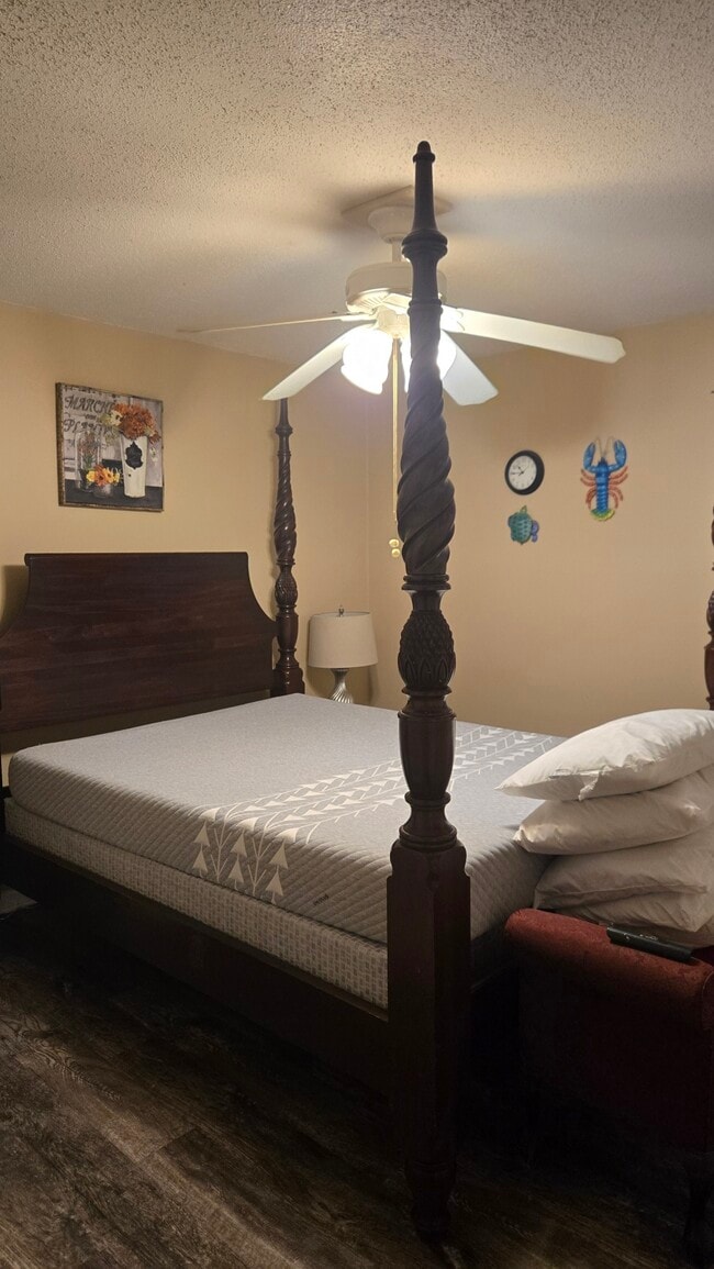 Master Bedroom - 1356 Glenns Bay Rd Unit F202