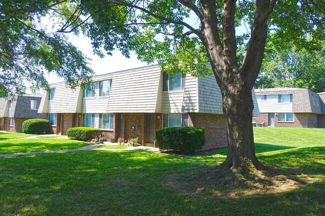 2 & 3 bedroom townhomes - Southern Oaks Apartments - Income Restricted